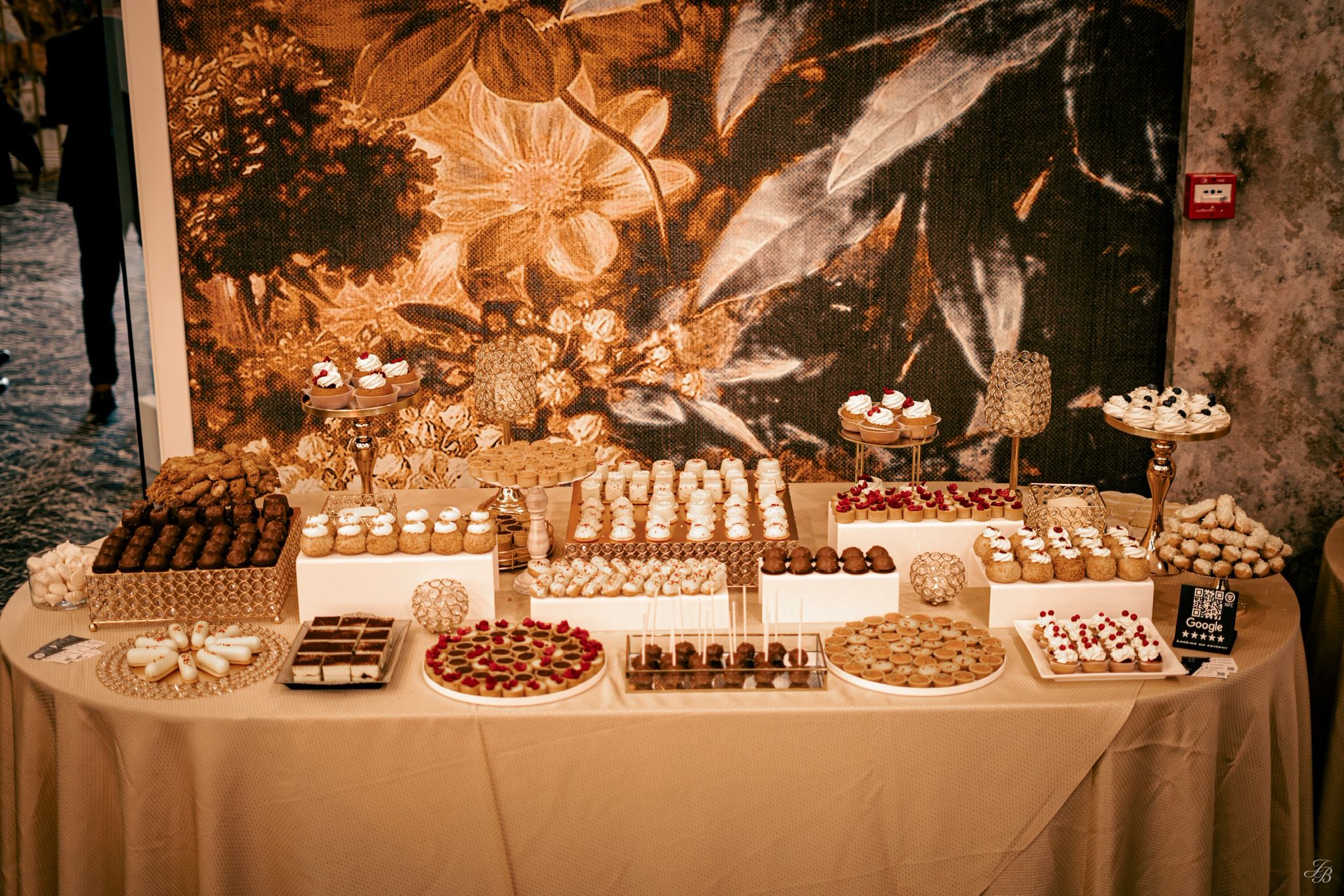 Candy Bar sau prajituri servite Hets